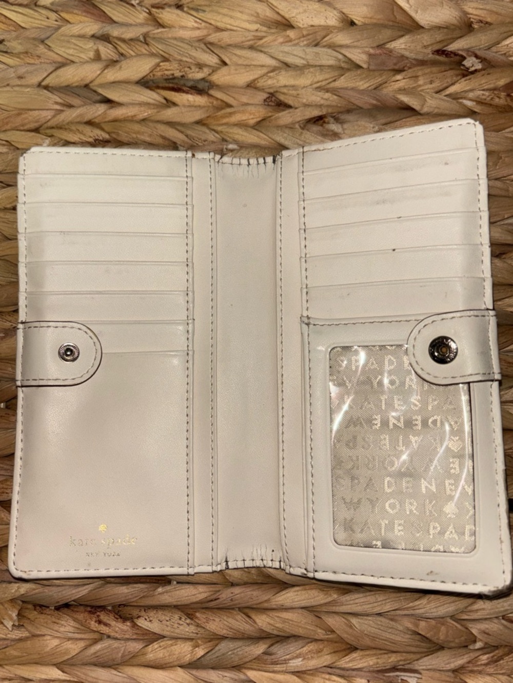 kate spade burgundy saffiano leather zip wallet with gold logo - Picture 4 of 6